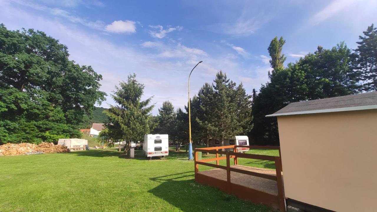 Готель Camp Oaza Chudcice Екстер'єр фото
